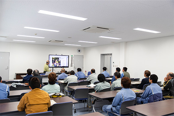 5～20年目　一通りの技術を身に付ければリーダーとしての資質を磨く勉強会へ